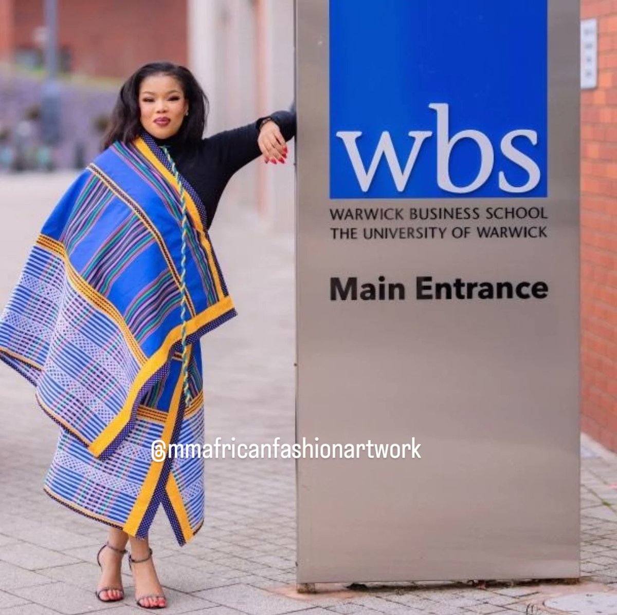 mphookie's tweet photo. Our Gorgeous-gorgeous International graduATE 🎓🇬🇧🔥😍 super proud of you @tiangbahumi and thank you for always representing us well acros the globe 🌍

We appreciate you so much! 🥹❤️

#mmafricanfashionartwork #minwenda #nwenda #sialala #minwendayonaka #traditionalwear #VendaTradition #vendadresscode #vendatraditionalwear #traditionalattiressouthafrica #ourheritage #ourCulture #ourPride
