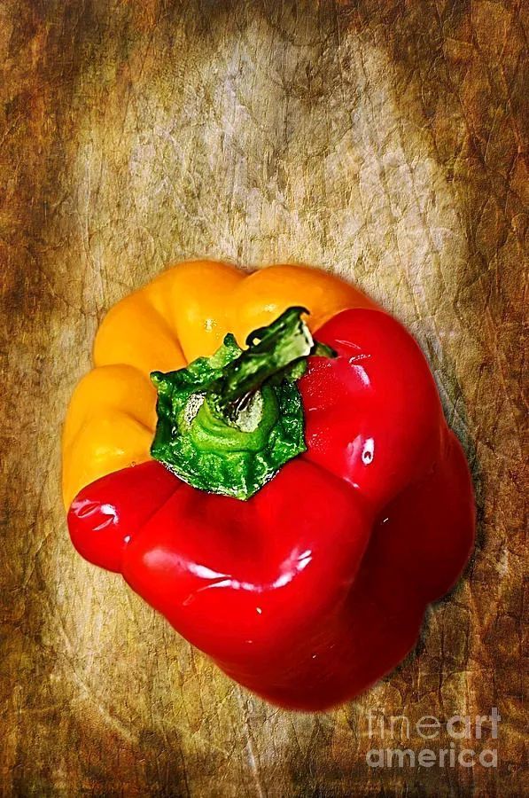 KayeMenner's tweet image. #Genetically #Modified #Capsicum Print by Kaye Menner #Photography Quality #prints lovely #products at:

bit.ly/42pAB9P