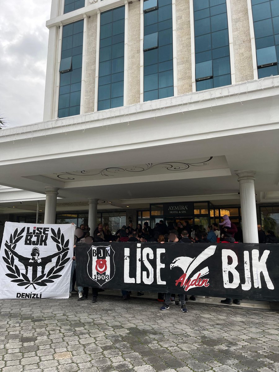 SEVDAN KALBİMİZE SIĞMAZ TAŞAR!

LiseBJK Denizli'den gelen kardeşlerimiz ile takımımızı karşıladık.