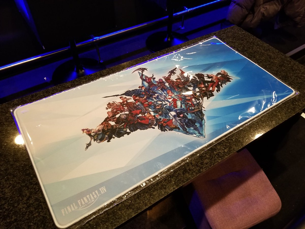 おはようございます。

ふらっと寄ったアニメイトで
FF14の大型マウスパットを発見

ピクトやヴァイパーまで描かれた
全職全種族が織り成す逸品。

店用の7.8年前のノートしかPCもってないのにどうしよう…
どこに置こう…

開店してます。
ご来店おまちしております。

#FF14