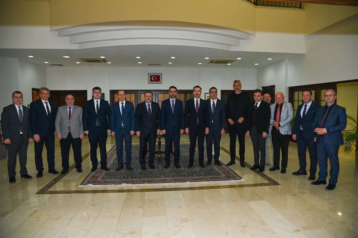 Bir program için geldiğimiz Kuzey Kıbrıs Türk Cumhuriyeti'nde Trabzon heyeti olarak Cumhurbaşkanlığı, Cumhuriyet Meclisi Başkanlığı, Dışişleri Bakanlığı ve Türkiye Büyükelçiliğimizi ziyaret ettik.
Kuzey Kıbrıs Türk Halkı daima özgür ve onurlu yaşayacaktır...
<a href="/TrabzonValilik/">T.C. Trabzon Valiliği 🇹🇷</a>