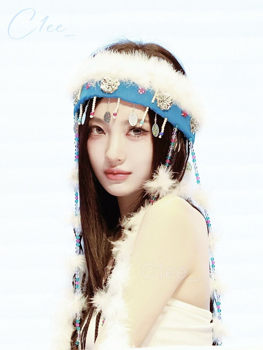 C1ee_Ning1023's tweet photo. NINGNING Xiangfei香妃🦋

#닝닝 #에스파 #宁宁 #宁艺卓 #AESPA #NINGNING #ニンニン https://t.co/9JroN0Zd3r