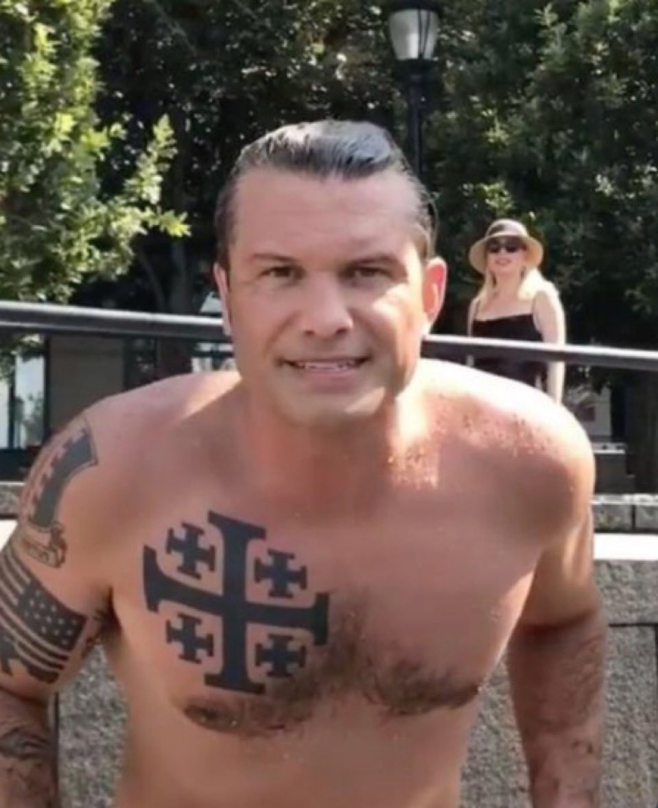 Kevin_cindy12's tweet image. Total #enshittification 

Meet the new  🇺🇸  MoD

It would be fun if it wasn’t so terrifying 

#Metacrisis thrives because of awful #Billionaires 

Never forget. Never forgive #trump  #SpeakerJohnson #republicans 

#NeverBuyATesla of course