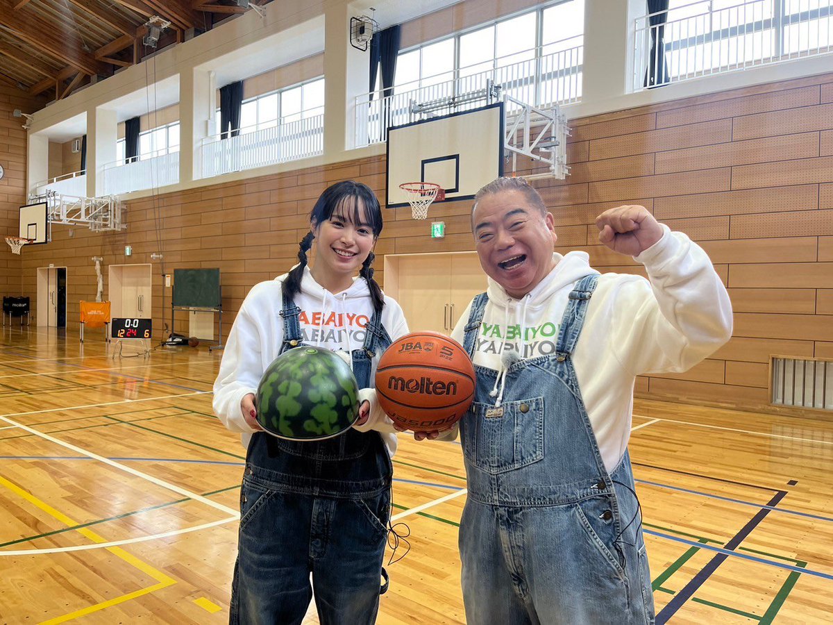 まだまだ撮影がんばってますッ🍉✨✨ そして！今夜はこのあと7時54