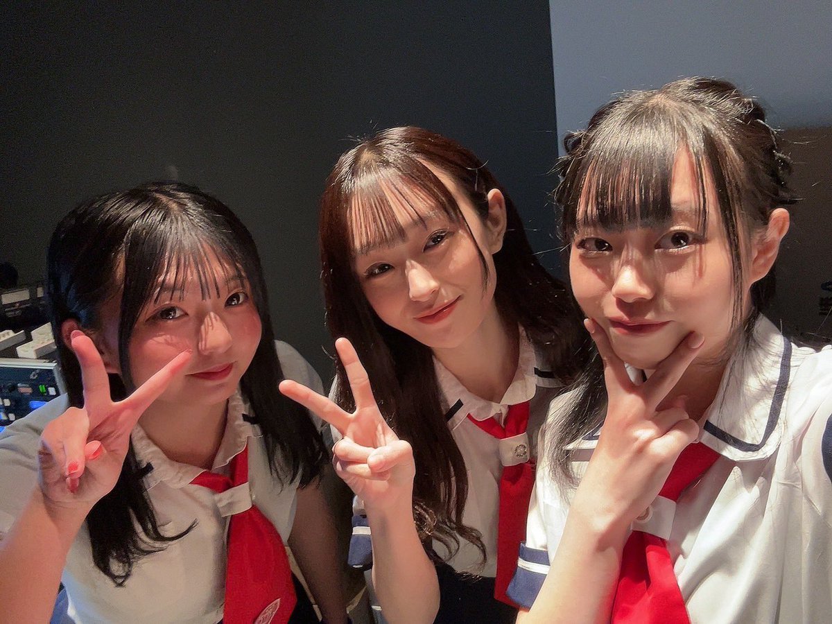 ma_rin0301's tweet photo. 1月25日にアイドルデビューをしたヤンチャン学園音楽部赤色担当の花咲愛海です‼️
これから応援よろしくね💖
みんなきょうは会いに来てくれてありがと
またみんなに会えるのたのしみ^^ https://t.co/DGGbmQss82