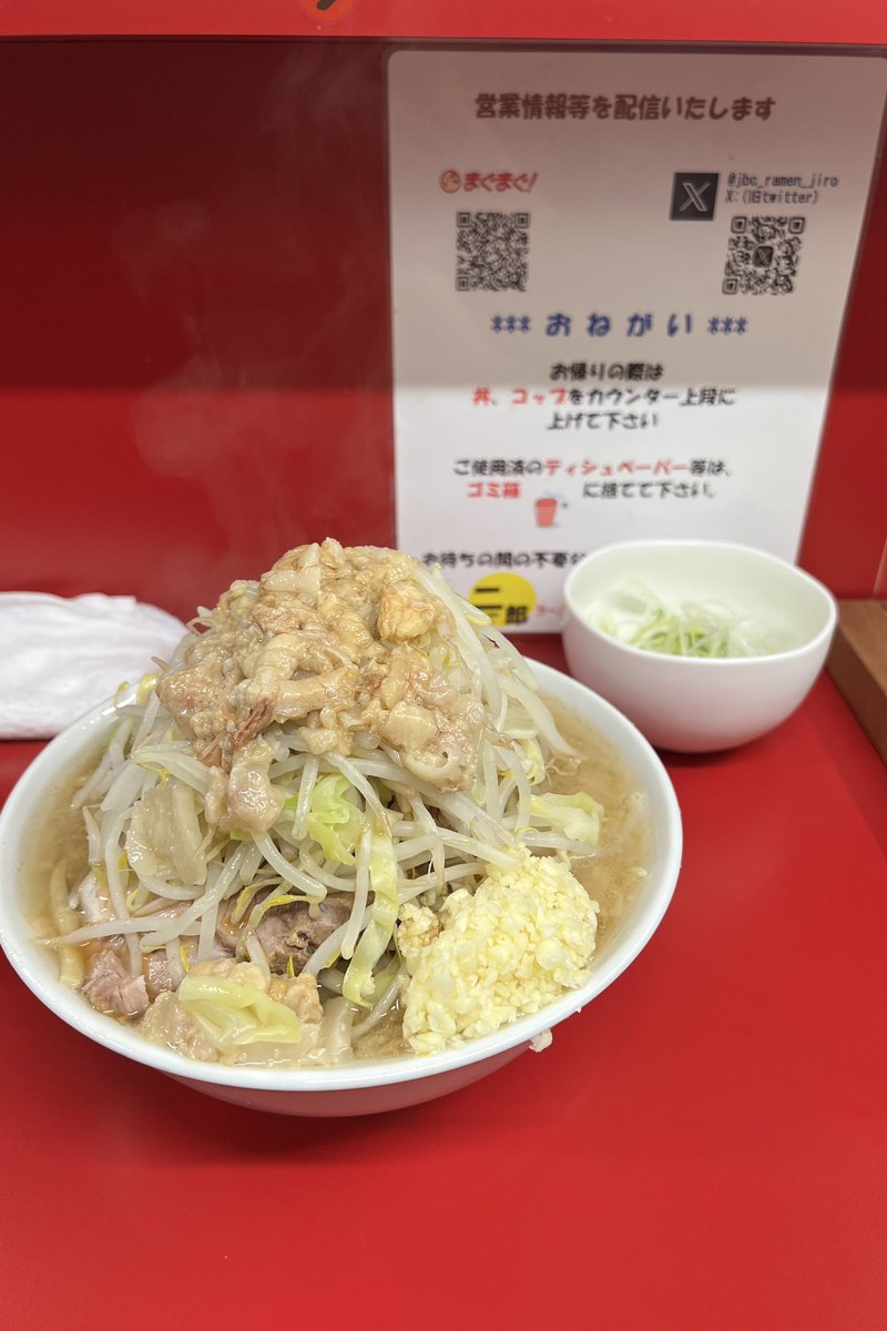 Letstry2525WR's tweet photo. ラーメン二郎　神田神保町店
小ラーメンニンニクアブラカラメ

久々に神田神保町店へ
待ち時間は脅威の4時間越え笑
以前来た時よりも美味しく感じました。 https://t.co/wP9QVCIv7V