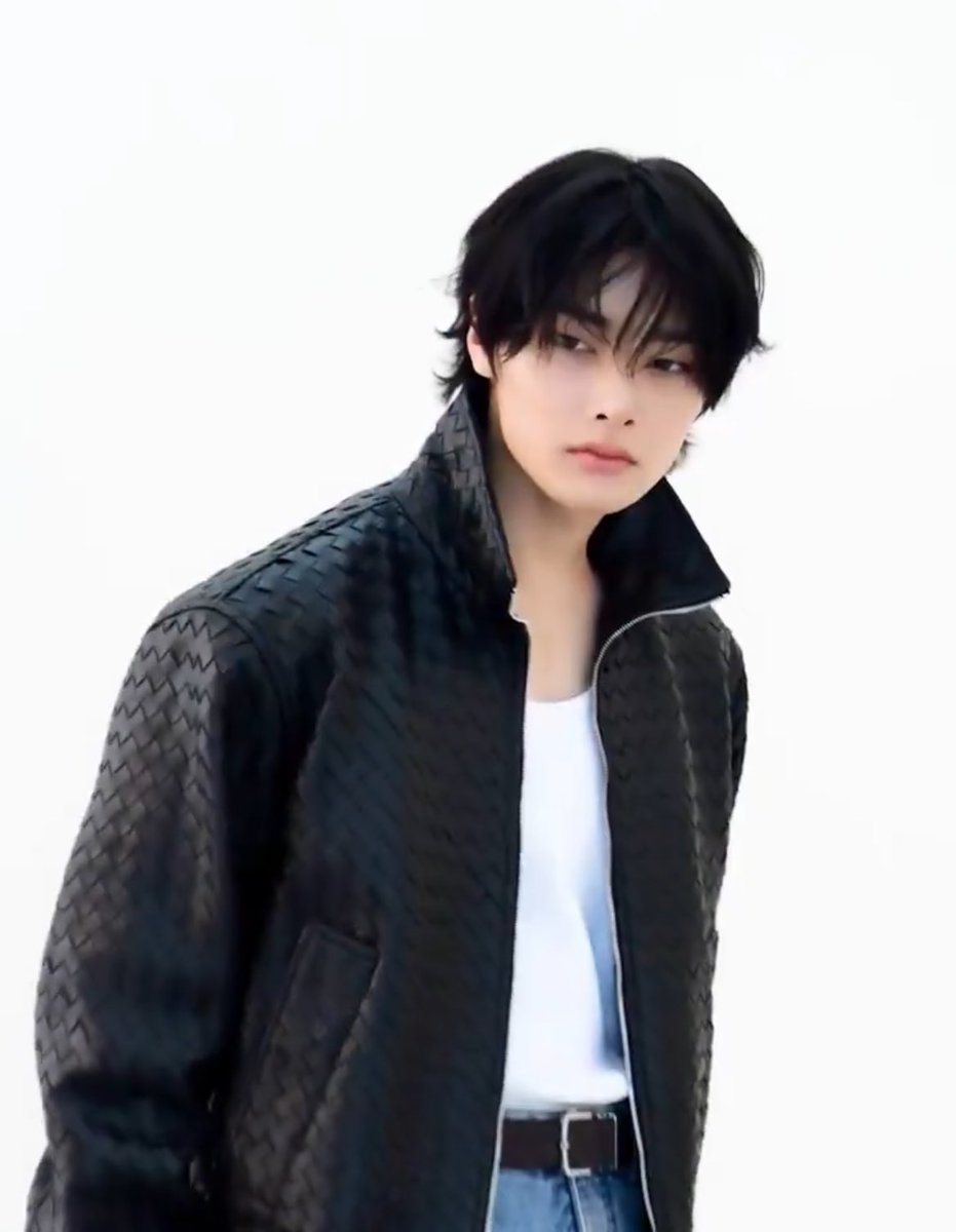 dimplyayen's tweet photo. jeongin’s is simply so gorgeous https://t.co/DynFfV9KQo