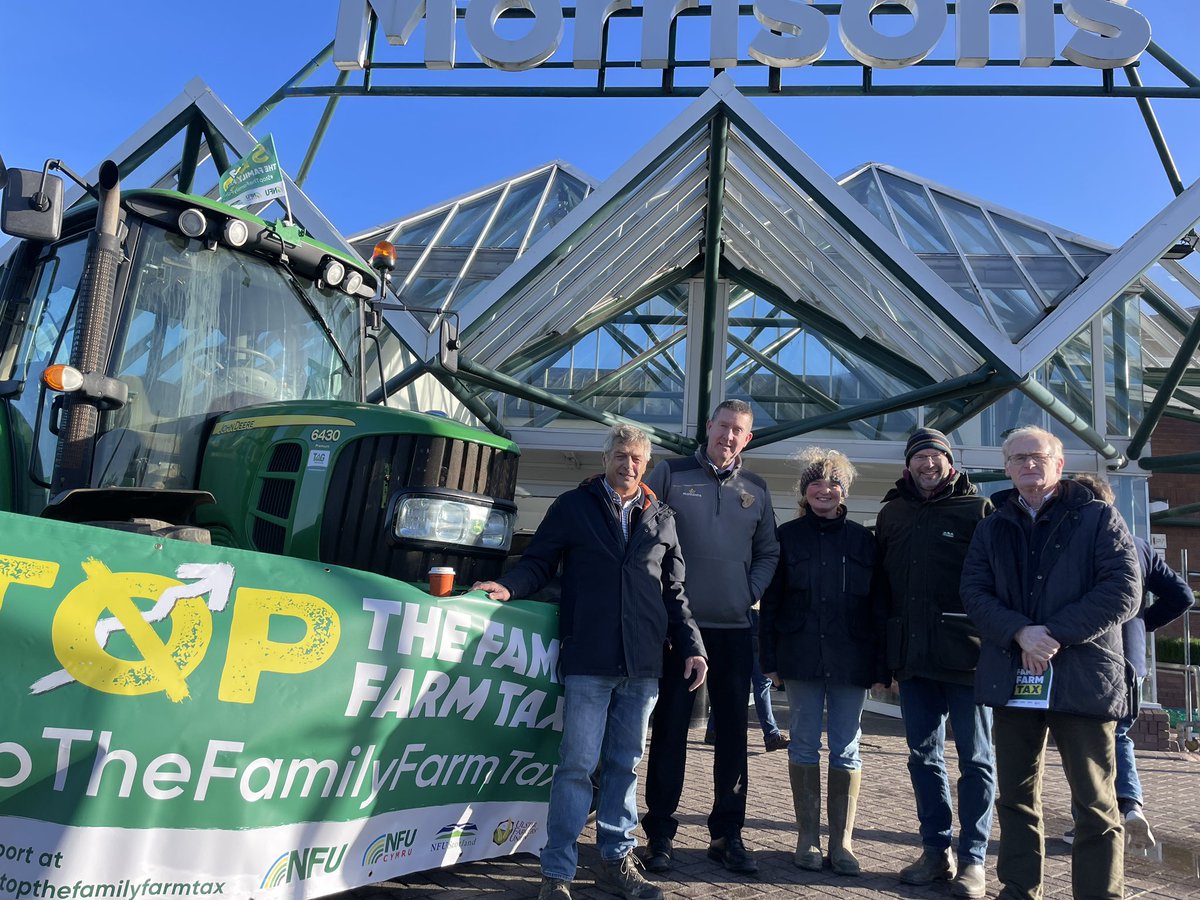 No1FarmerJake's tweet photo. Huge thanks to #Evesham @Morrisons for their support and Manager Philip for making us feel so welcome #FoodSecurity #StoptheFamilyFarmTax #fairreturn https://t.co/Qc5i6Kcpuq