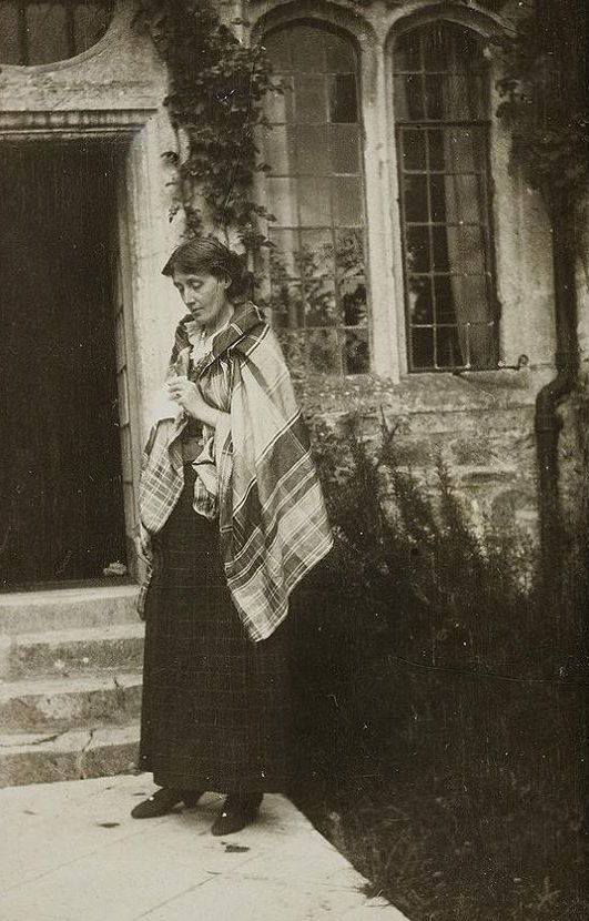 "Sí, merezco una primavera, y no le debo nada a nadie".
En recuerdo de Virginia Woolf, nacida tal día como hoy de 1882.