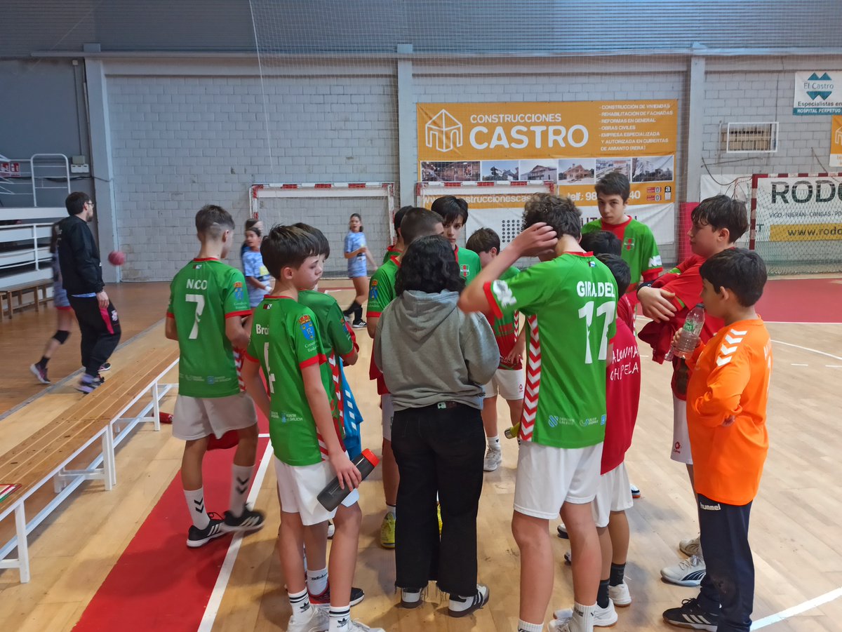 CB_ChapelaWeb's tweet photo. Irregular encontro dos infantís masculinos fronte o Tui. Momentos de bo xogo con fases de desconcentración levaron os rapaces a caer derrotados (30-37). 
Non vos preocupedes, seguide traballando e aprendendo así!! 
#imoschapela #vermelloeverde #sonolasetta https://t.co/AvJiAkWO5O