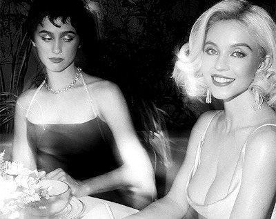 Sofia Loren and Jayne Mansfield (1957)

Julie Bowen and Sofia Vergara (2014)

Maude Apatow and Sydney Sweeney (2021)