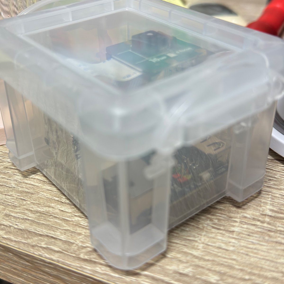 Y_AirPodsPro's tweet image. ダイソーのこのケース、
#RaspberryPi #CM5 にピッタリで良い

#ComputeModule