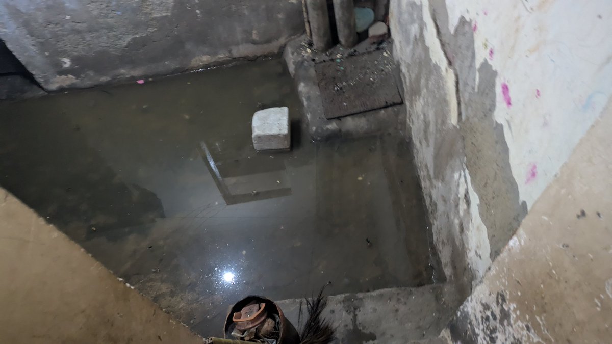 squatsquads77's tweet photo. Need immediate attention the severe sewage leakage* issue in Village Aghapur, Sector 41 NOIDA. Despite numerous complaints, phone calls, and visits to office, there has been no response or action taken to resolve this critical situation. The sewage leakage has become unbearable, https://t.co/qqaH62Wcva