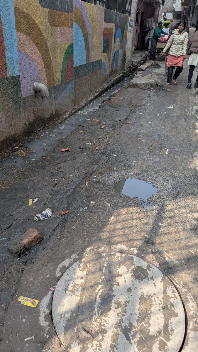 squatsquads77's tweet photo. Need immediate attention the severe sewage leakage* issue in Village Aghapur, Sector 41 NOIDA. Despite numerous complaints, phone calls, and visits to office, there has been no response or action taken to resolve this critical situation. The sewage leakage has become unbearable, https://t.co/qqaH62Wcva
