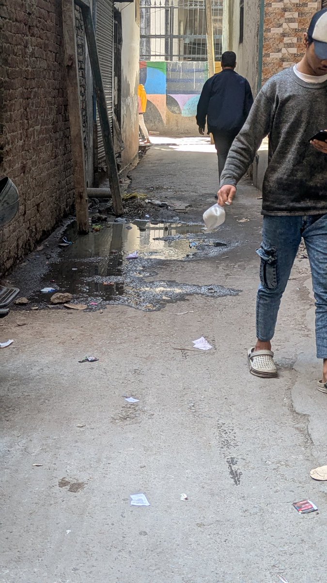 squatsquads77's tweet photo. Need immediate attention the severe sewage leakage* issue in Village Aghapur, Sector 41 NOIDA. Despite numerous complaints, phone calls, and visits to office, there has been no response or action taken to resolve this critical situation. The sewage leakage has become unbearable, https://t.co/qqaH62Wcva