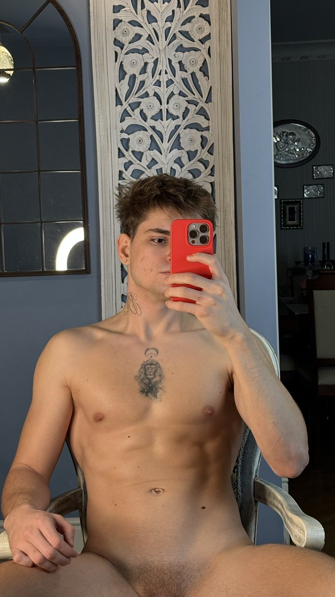 Balkan_twink's tweet photo. For every RT I get on this post i'll continue to disappoint my dad for another week 🙈🤭 https://t.co/as1XtquIMP