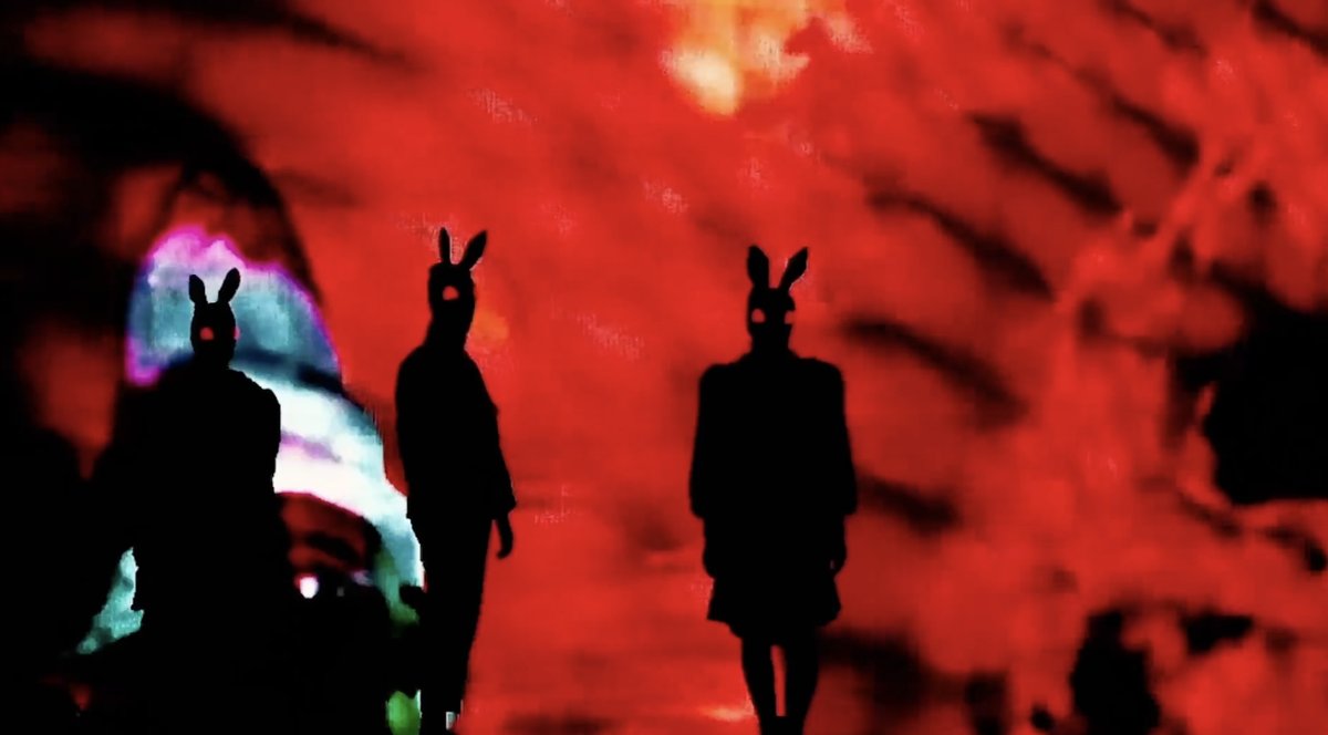 🎭 REVIEW 🎭 ⭐️⭐️⭐️⭐️ 🎭

THE BOWIE SHOW at Golder's Green Hippodrome | UK Tour

"Innovative, brave, inventive, theatrical, yet authentic"

📖 thespyinthestalls.com/2025/01/the-bo…

#RecommendedShow