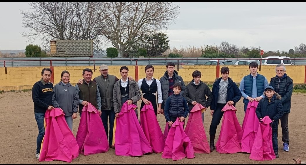 Comienza el tentadero primero del año en la finca de los Hermanos Mr en en Villanueva de Gallego. Comenzamos la #temporada2025 para los alumnos de la <a href="/ptaurinaoscense/">Peña Taurina Oscense</a>