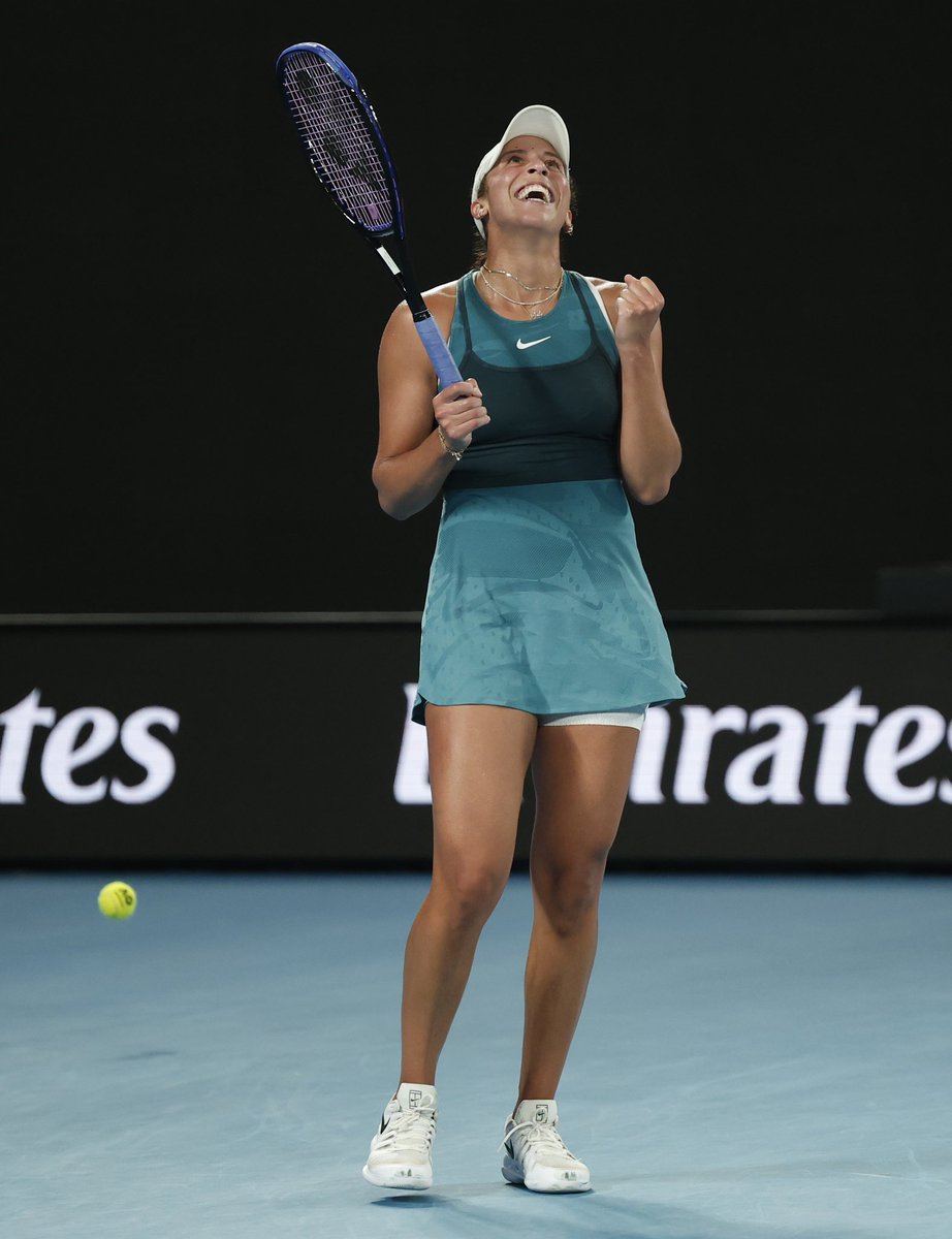 ivabianconero's tweet photo. Campeona 👑

Madison Keys🇺🇸 conquista en el #AusOpen su primer título de Grand Slam venciendo a Aryna Sbalenka🇺🇸 6-3 2-6 y 7-5

‼️Por tercera vez en la historia una jugadora fuera del Top10 ha vencido a la No.1 del mundo en la final de un Grand Slam https://t.co/kx34DgEOI3