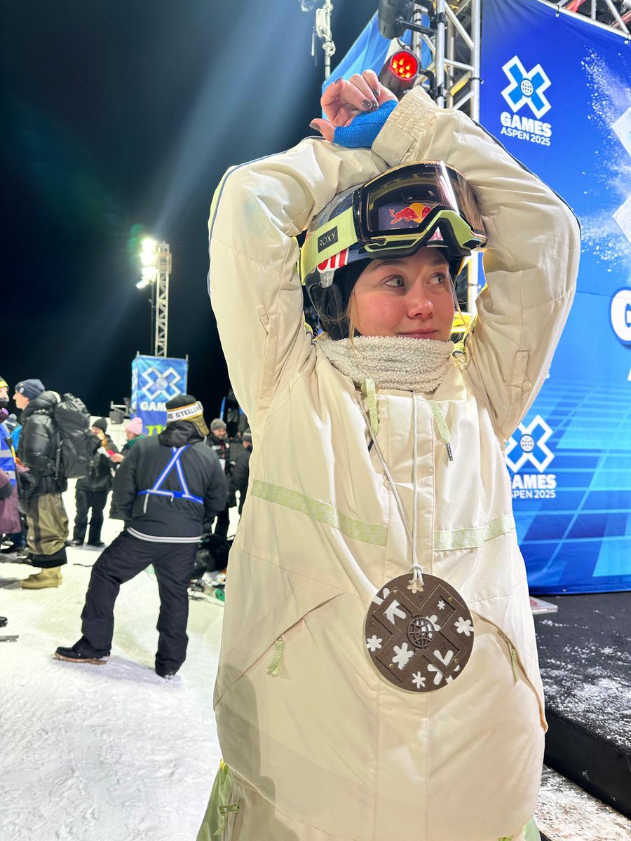 FedFranceSki's tweet image. Nouveau record pour Tess Ledeux en ski freestyle ! 🇫🇷

La Française s’est offert hier soir le bronze en big air aux @XGames d’Apsen. Elle devient ainsi la skieuse la plus médaillée de l’histoire de l’événement avec 11 médailles.🏅

Tout simplement incroyable, félicitations Tess !…
