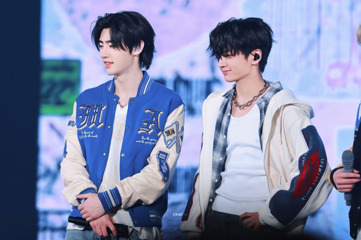 250125

#JAY #SUNGHOON #흑백즈 
#종성 #성훈 #ENHYPEN