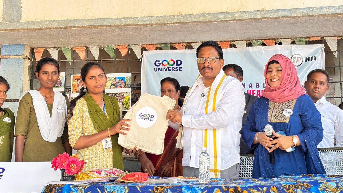 palamuru's tweet photo. With the financial assistance of SVP India and under the guidance of a Good Universe NGO, Hyderabad, training materials were provided to school girls at Kona Palamoor High School in Mahbubnagar town on maintaining stable menstrual health.. @GooduniverseNGO https://t.co/8YzyzlVt8U