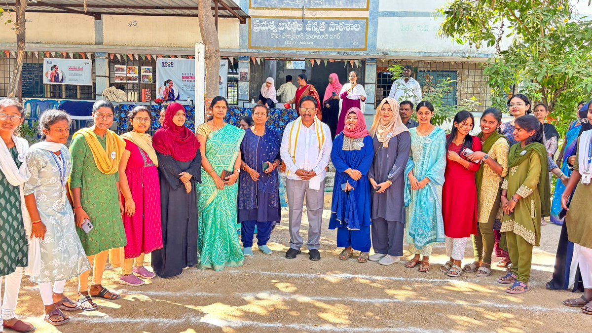 palamuru's tweet photo. With the financial assistance of SVP India and under the guidance of a Good Universe NGO, Hyderabad, training materials were provided to school girls at Kona Palamoor High School in Mahbubnagar town on maintaining stable menstrual health.. @GooduniverseNGO https://t.co/8YzyzlVt8U