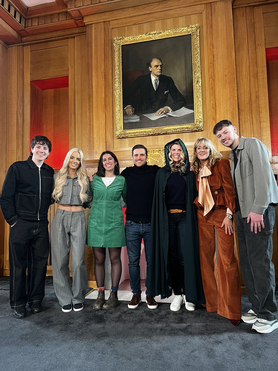 Gilly Robinson tweet media