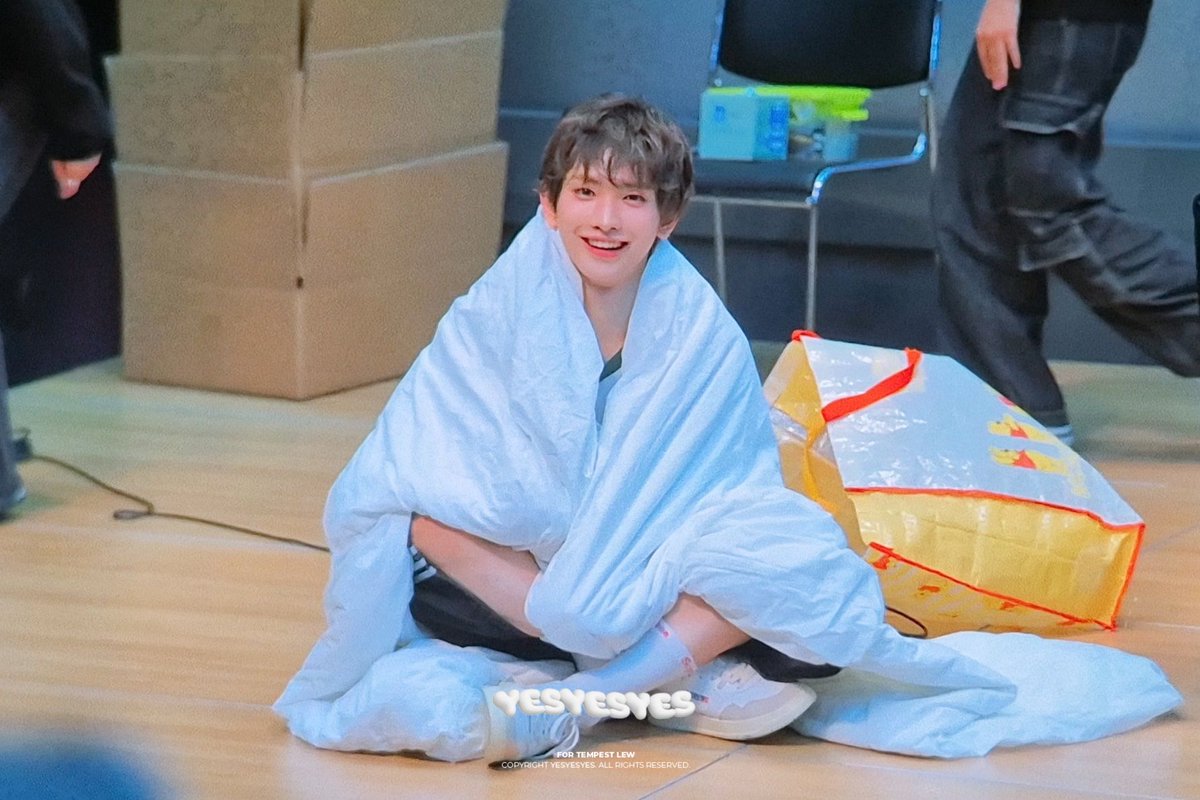 yesyesyes0405's tweet photo. 250125 시그 팬싸인회
#TEMPEST #템페스트 #LEW #루 #의웅 

이 초딩 머지 https://t.co/syGRwF1ZOg