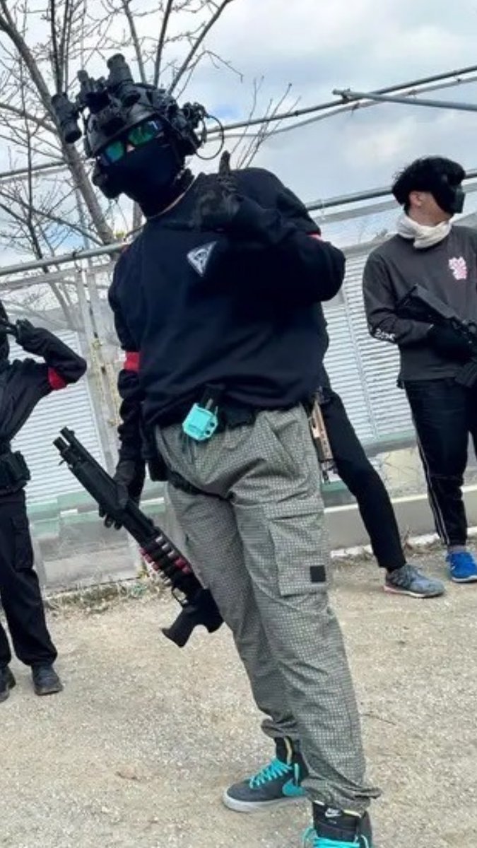 www_noir_www's tweet photo. 新年一発目のサバゲーは
湘南トスカにお邪魔しました🔫
qiloのパンツを初投入👖
イイネ〜また別の柄欲しくなる🤤
#qilotactical #UCQBS https://t.co/sH8vroAOxp