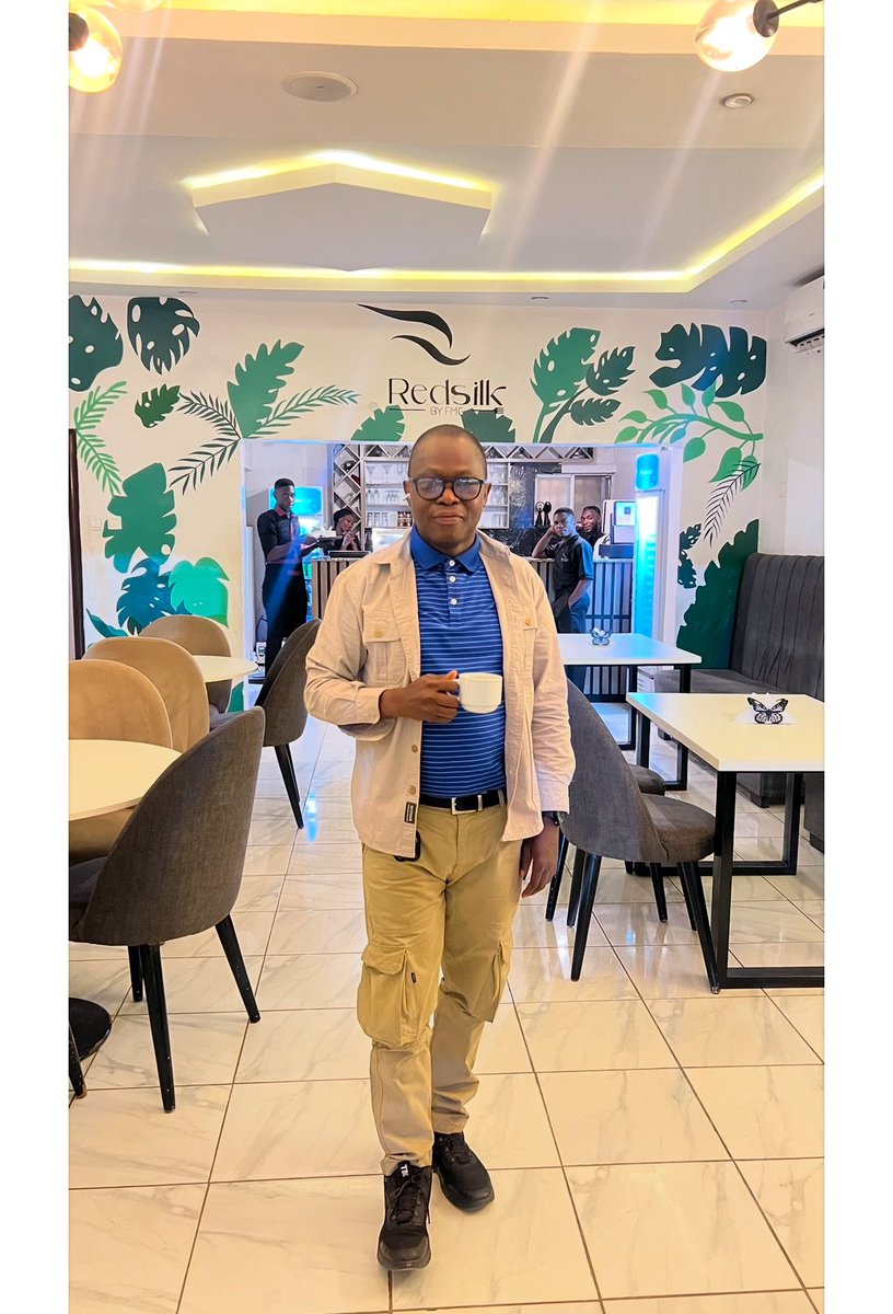 Patronize <a href="/Redsilk_by_FMG/">Redsilk_by_FMG</a> in Kaduna my dear friends. 

2: A casual dining restaurant. I love the ambience. Courteous waiters and waitresses. 

3: Celebrate your Valentine <a href="/Redsilk_by_FMG/">Redsilk_by_FMG</a> 

4: My friends took me there and I have no regrets. I had fun. 

5: Invest in Kaduna State