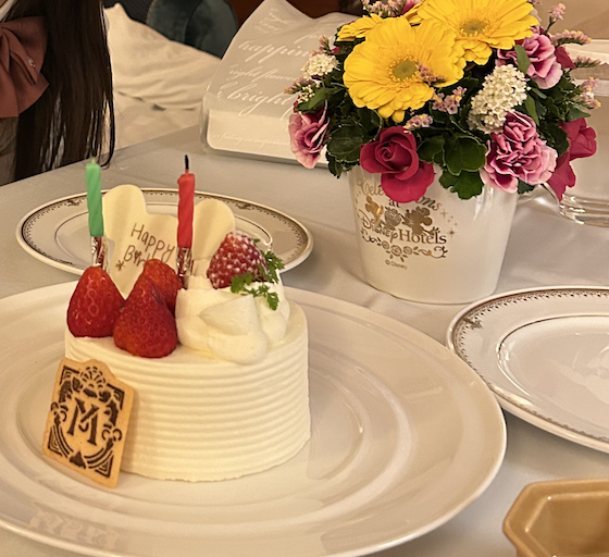 娘の18歳の誕生日をディズニーシーでお祝いしてきました。離婚してからの18年間は、娘がいたから頑張ってこれました。
私のわがままな人生に付き合ってくれてどうもありがとう＆成人おめでとう。