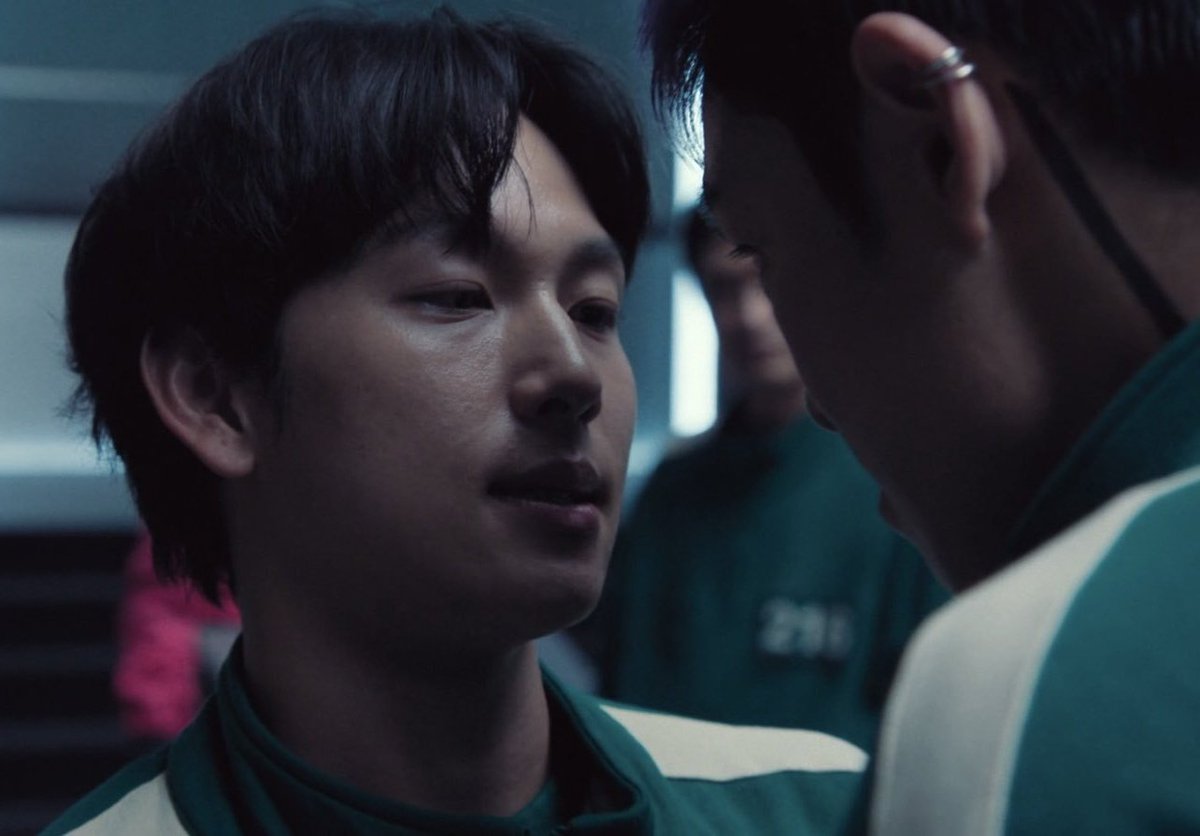 sunizup's tweet photo. Siwan captured the emotion in Thano's face really well, but I'm wondering why he drew MyungGi looking like a small ogre with hardly any hair! MyungGi, where is all your hair??Kk🤭💕 

#YimSiwan #임시완 #SquidGame2 #SquidGame3 #오징어게임2 #이명기 https://t.co/yGudkI05nA