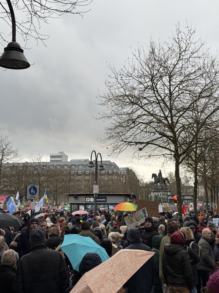 carstenrossi's tweet photo. #5vor12 #fckafd https://t.co/HMkbmq9Ryy
