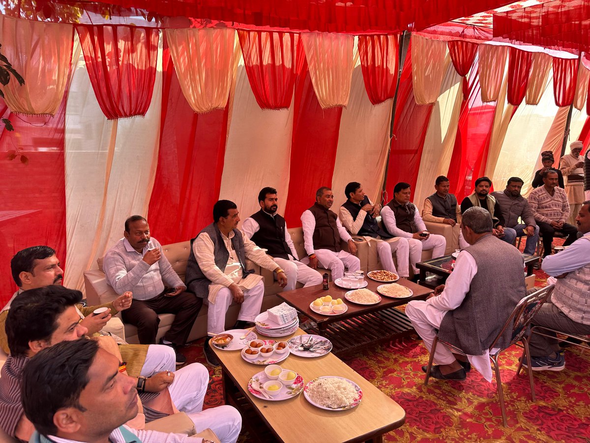 BrijeshSinghBJP's tweet photo. आज मेरे विधानसभा क्षेत्र देवबंद अंतर्गत ग्राम शिमलाना में श्री मनोज राणा जी के परिवार में आयोजित मांगलिक कार्यक्रम में ��म्मिलित होकर परिजनों को हार्दिक शुभकामनाएं प्रेषित कीं। https://t.co/jmjMKzqeIE