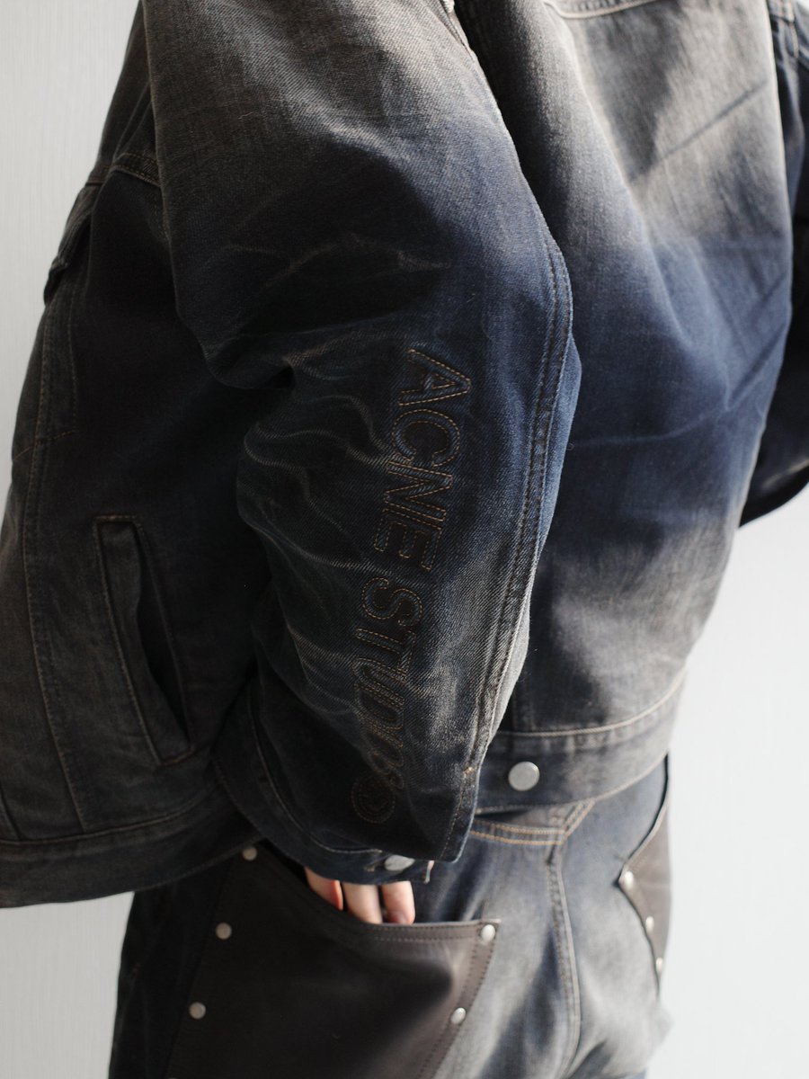 nonsugaaar_'s tweet photo. new in 👖🩶
@acnestudios https://t.co/zLDYgDnbIl