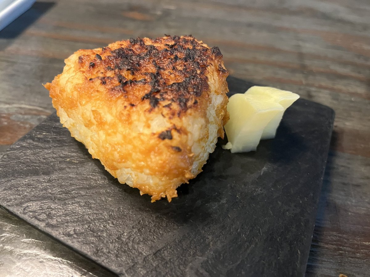 JM_brian1's tweet photo. 味噌焼きおにぎり。一軒目だけど締まっちゃった、満足です https://t.co/9w7n0hFFA0