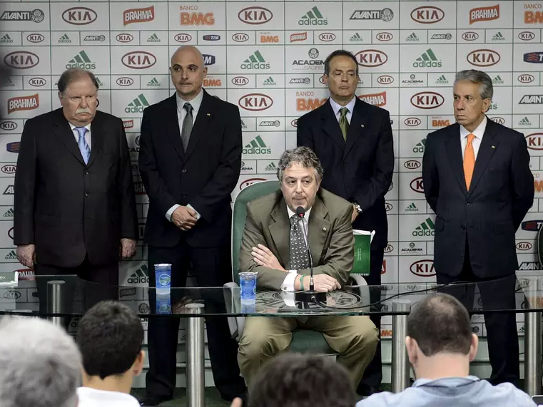 umbertocontiho3's tweet photo. Palmeiras em cenas...

Túnel do tempo, janeiro de 2013, há 12 anos!

"É uma honra estar sentado nessa cadeira. 
É a maior responsabilidade da minha vida!
É com muita seriedade que tentaremos fazer o Palmeiras voltar a ser Palmeiras".

O cara que mudou a rota da SEP! https://t.co/r4rMiae0Rc