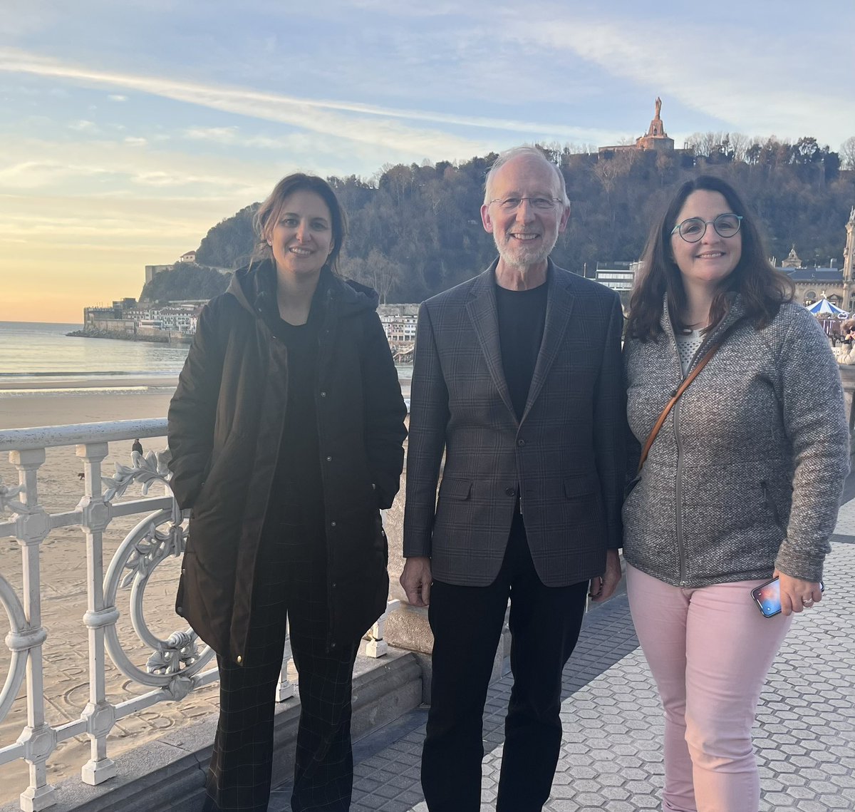 Lorea Blazquez (@blazquezlorea) on Twitter photo It was an absolute pleasure to host Don Cleveland this week at <a href="/biogipuzkoa/">Biogipuzkoa</a>, listen to a very inspiring talk about #RNA therapeutics and discuss ongoing collaborations. Thank you Jone Lopez-Erauskin and <a href="/dalecandela/">dalecandELA</a> for making it possible. <a href="/biogipuzkoa/">Biogipuzkoa</a> <a href="/Ikerbasque/">Ikerbasque</a> @ciberned It was an absolute pleasure to host Don Cleveland this week at <a href="/biogipuzkoa/">Biogipuzkoa</a>, listen to a very inspiring talk about #RNA therapeutics and discuss ongoing collaborations. Thank you Jone Lopez-Erauskin and <a href="/dalecandela/">dalecandELA</a> for making it possible. <a href="/biogipuzkoa/">Biogipuzkoa</a> <a href="/Ikerbasque/">Ikerbasque</a> @ciberned