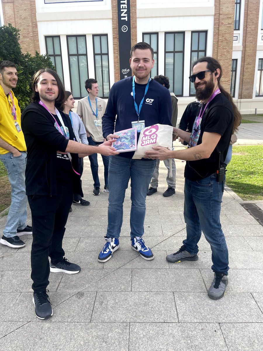 MálagaJam tweet media