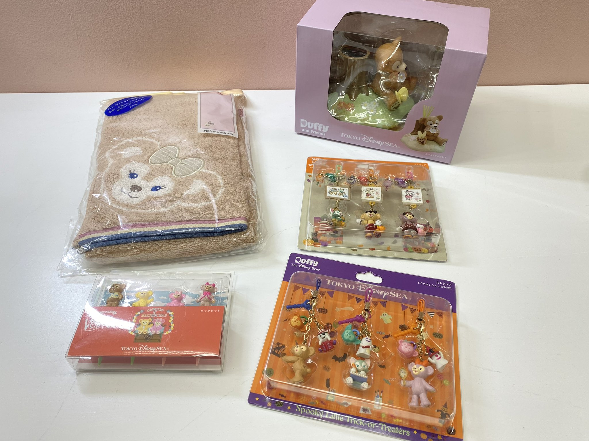 早い者勝ち！ディズニーグッズ　おまとめセット　大量　約60点　　No.① D-JOY ディズニーグッズ販売情報 on X: 