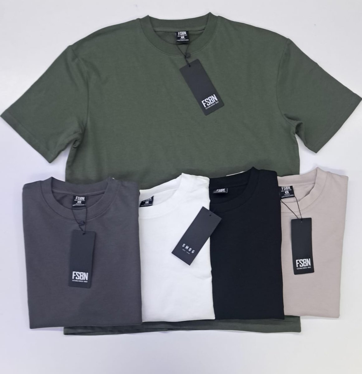 zim_active's tweet photo. Top Quality FSBN Plain tees-$15
Upto XXL
#zimactiveapparel #mencave #letusdressyou #Trending #bulawayo #zimbabwe https://t.co/fmEdcV4ud0