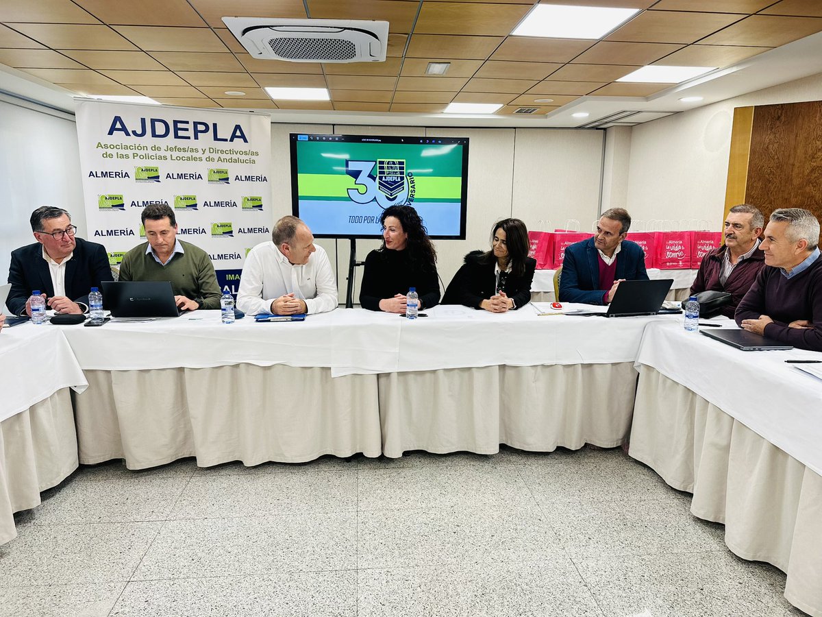 @AJDEPLA acuerda, en su reunión de Junta Directiva realizada este fin de semana en Almería,celebrar su próximo Congreso en la capital almeriense. 

Agradecemos a la Alcaldesa <a href="/aytoalm/">Ayuntamiento de Almería</a> su cálida acogida y su predisposición para desarrollar este encuentro.

youtu.be/nHgc9-qbSbw?si…