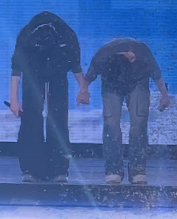 วันนี้เจย์ฮุนจับมือกันด้วยทุกคน 🖤🤍😭😭😭😭😭😭😭😭😭😭😭😭😭😭