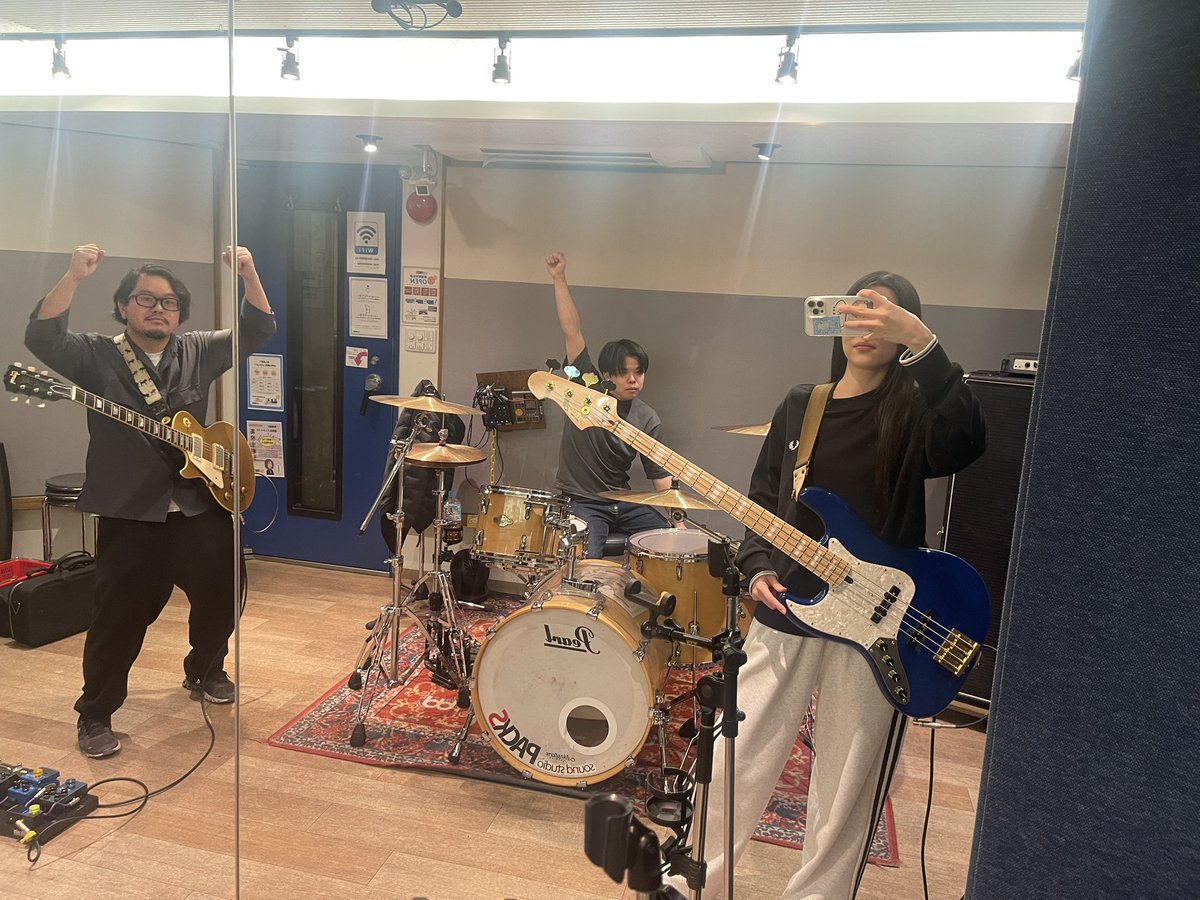 THEUR_BAND's tweet photo. 💥絶対に見逃すな！💥
しばらく眠っていたTHEURですが
素敵な企画に呼ばれて久しぶりにライブします‼️
予約はDMかメンバーまで！！ https://t.co/pgMvwHH7fJ
