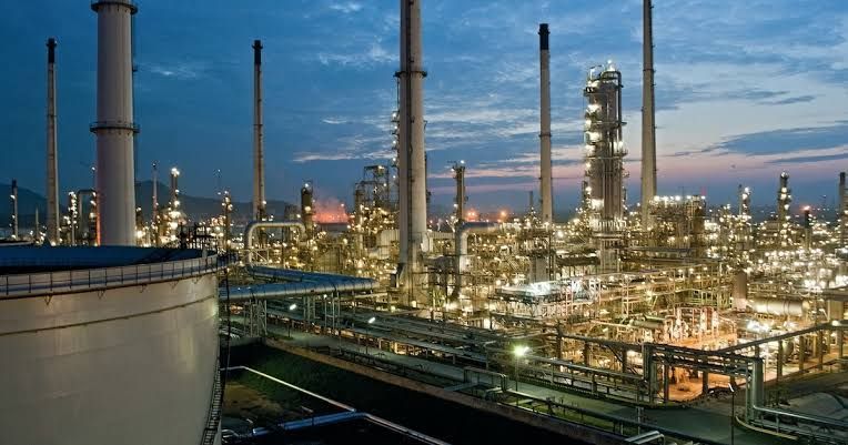 Powering_IND's tweet photo. Indian government is considering to set up three separate refineries of 20 MMPTA capacity each in three different locations of the country.

Location hunt is ongoing. 
https://t.co/LZSctBAyzV