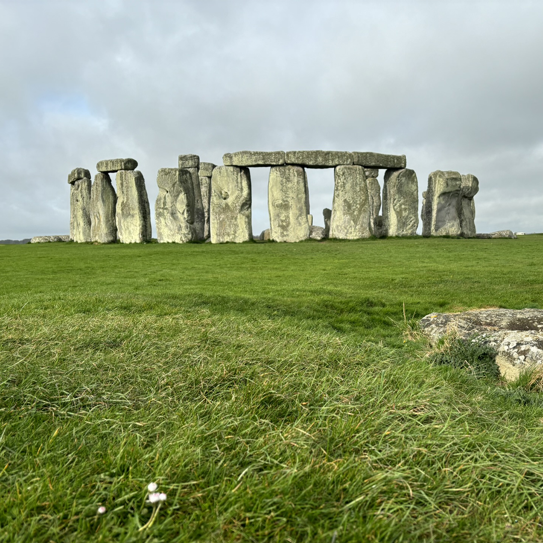 Wanting to make the most of your visit to Stonehenge? 👀

Take a look at our itineraries to see everything that Stonehenge and the surrounding area has to offer. Whether you're visiting for a few hours or a whole day, there's plenty to keep you busy ➡️brnw.ch/21wQf0G