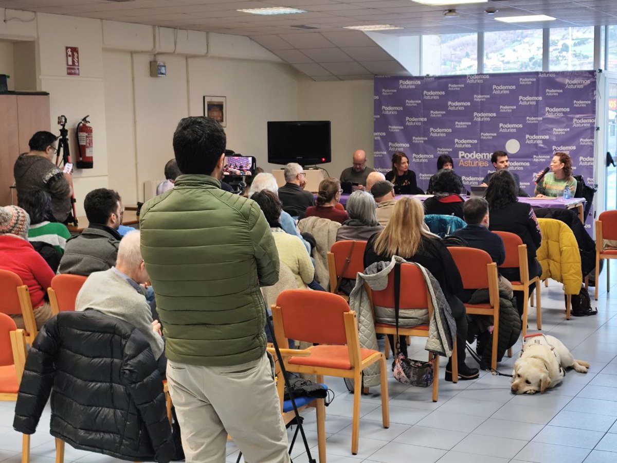 PodemosAsturies's tweet photo. Rompiendo barreras, tendiendo puentes en Oviedo, acompañadas de nuestras diputadas @MartinaVelardeG , @noepmp y @J_Sanchez_Serna .
#DiversidadFuncional https://t.co/Qi61mJFZVj