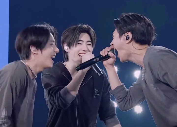onyourjakey's tweet photo. I LOVE THEM, I LOVE JASUKE!! 😭🤍 https://t.co/OPd23lSZrJ