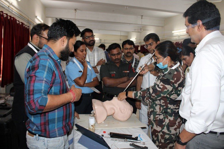 dgafms_mod's tweet photo. Department of Respiratory Medicine at #AICTS, Pune hosted a landmark hands-on workshop on 23 Jan 2025 on Endobronchial Ultrasound, Rigid Bronchoscopy, and Thoracoscopy as part of the National Conference of Pulmonary Diseases (#NAPCON 2025) being held at Pune between 23-26 Jan 2025. This prestigious event attended by more than 100 delegates and 30 renowned faculty has brought #AICTS on a National footing at par with other reputed institutes of Pulmonary Medicine. Surg VAdm Arti Sarin, #DGAFMS appreciated the department’s commitment to excellence, innovation, and leadership in medical education.
@adgpi
@SpokespersonMoD
@indiannavy
@PRODefPune
@PIB_India
@IaSouthern
#NAPCON
#AICTS
#PulmonaryMedicine